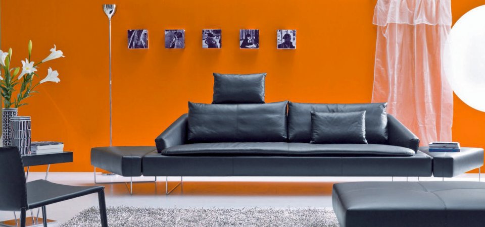 Чёрный кожаный диван: классика или тренд?